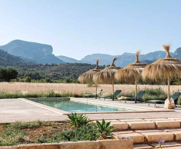 Offering you the finest collection of homes in Greece