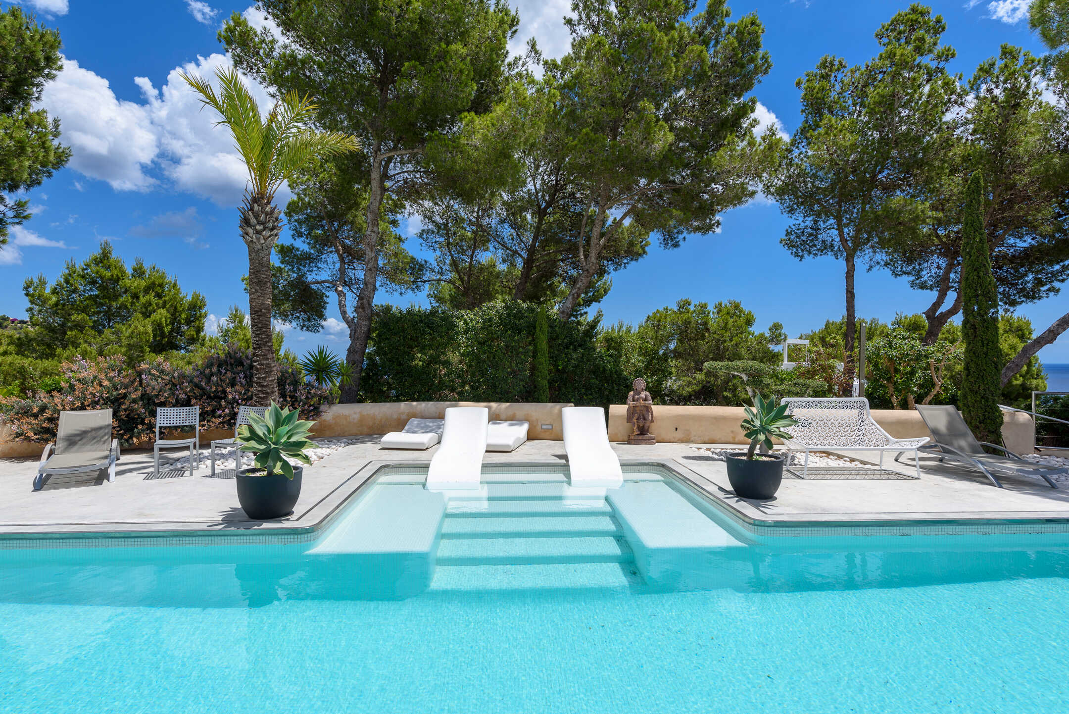 Villa Mist