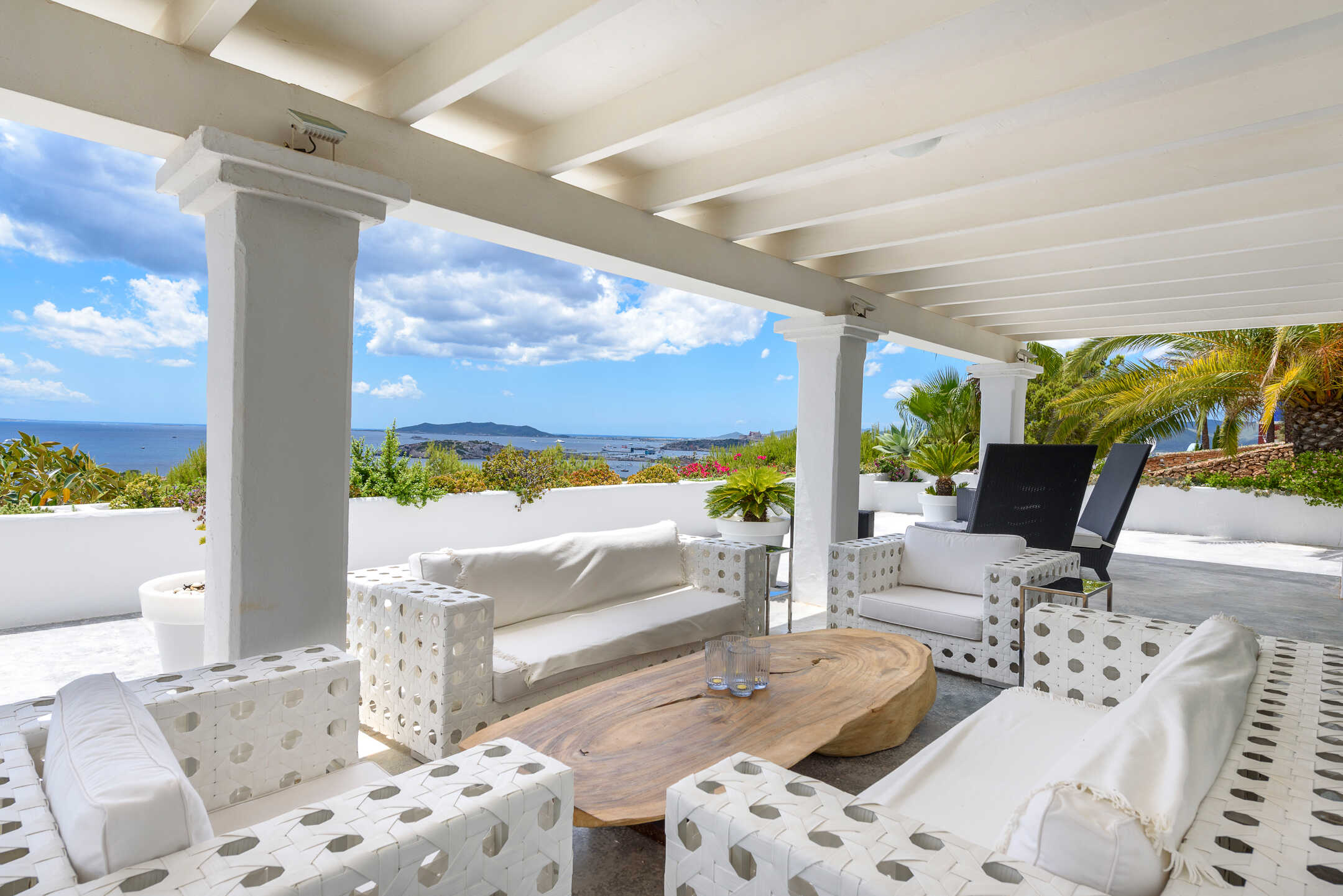 Villa Mist