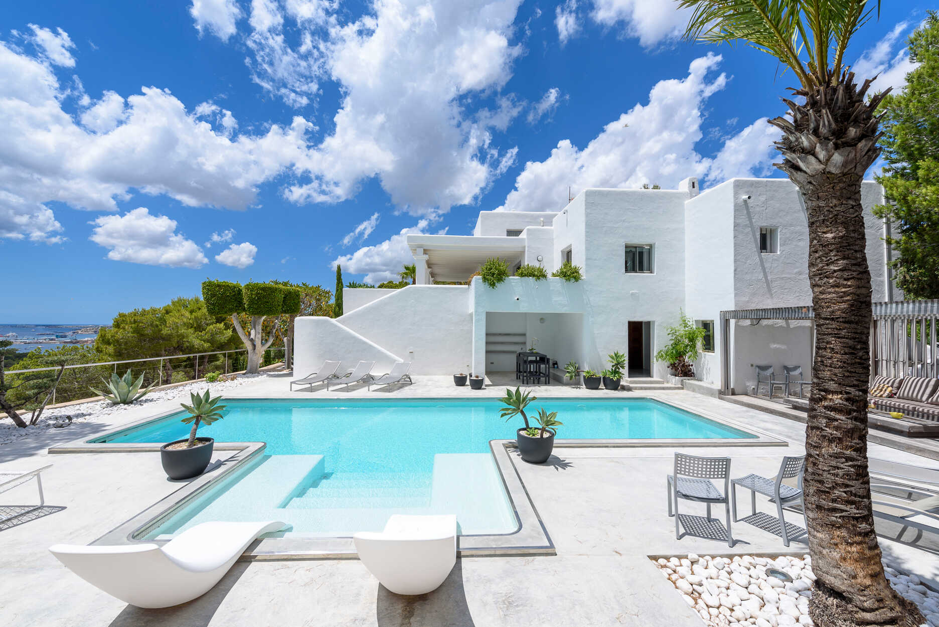 Villa Mist