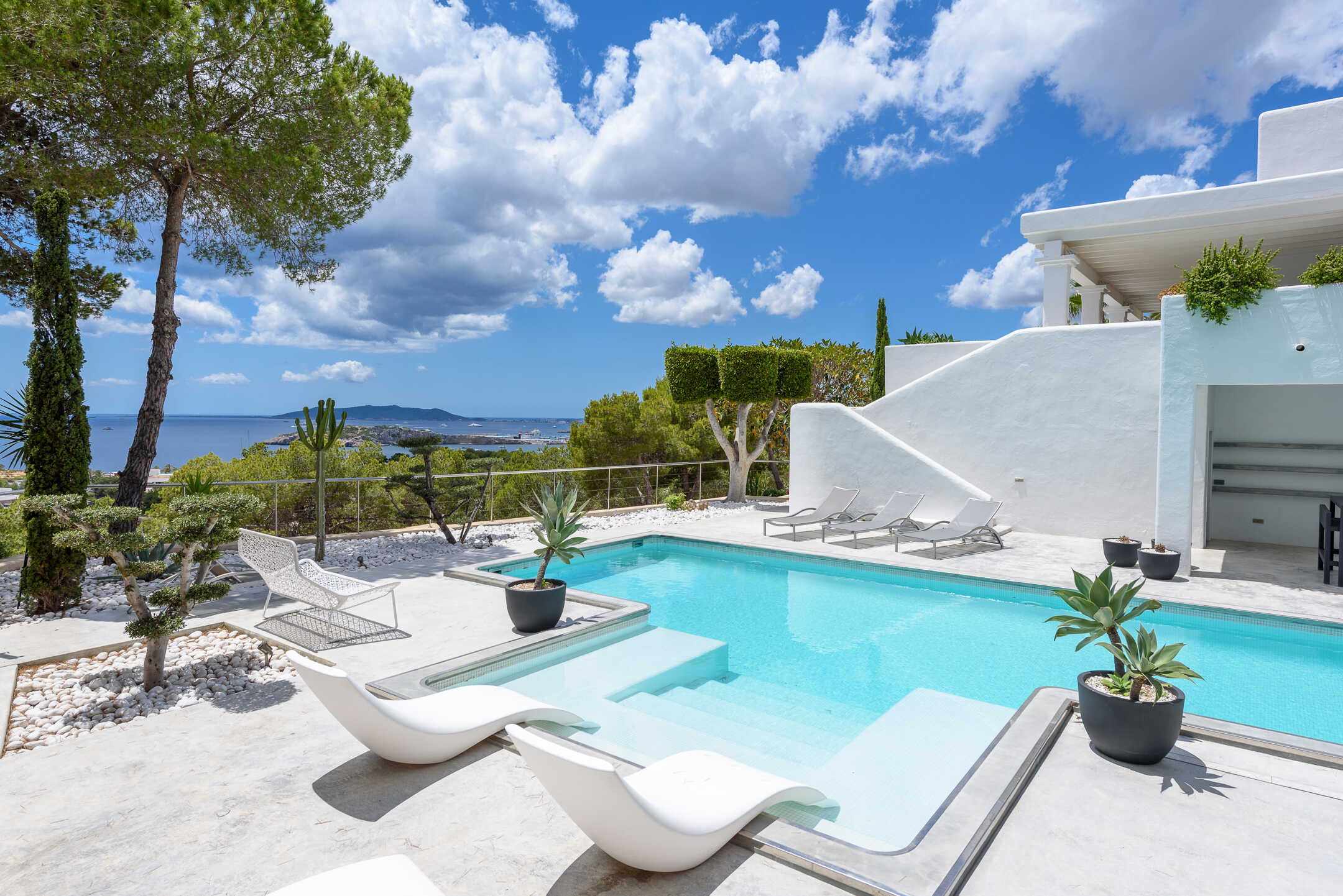 Villa Mist