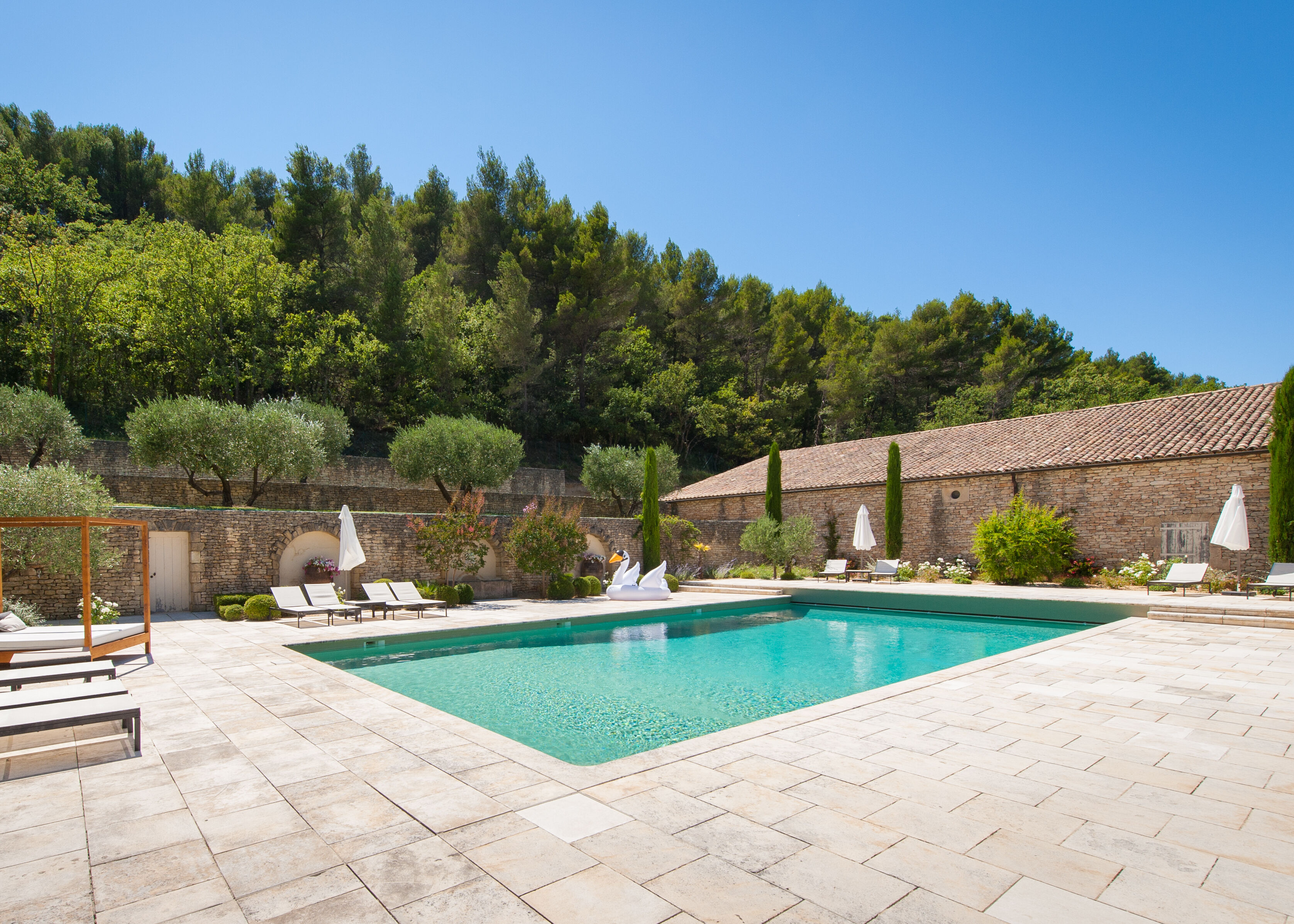 Luberon luxury villas rentals