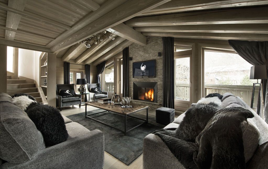Chalet Black Pearl