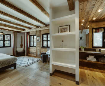 Chalet Shar Pei