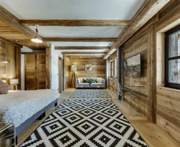 Chalet Shar Pei