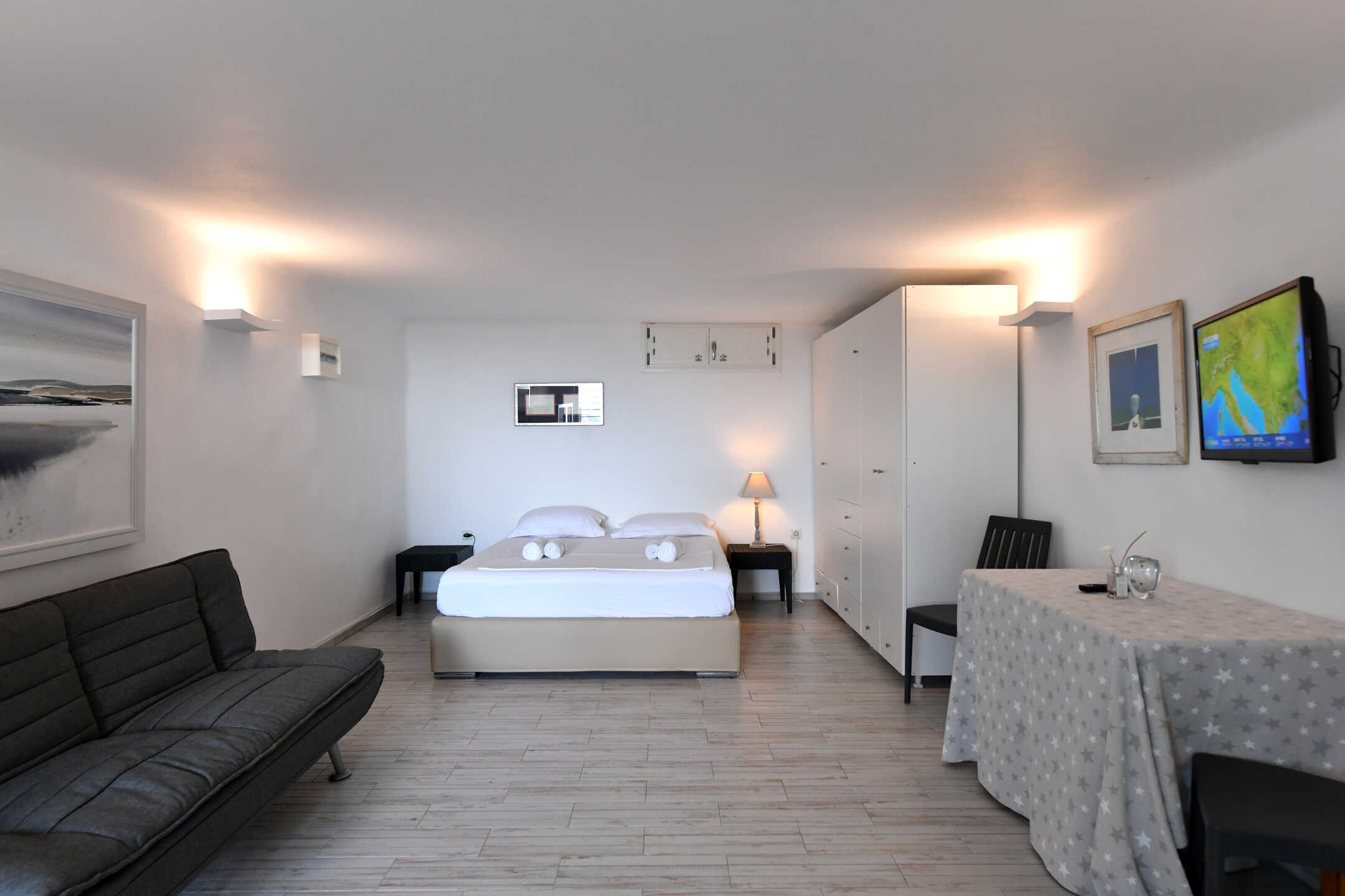 Villa Eluna