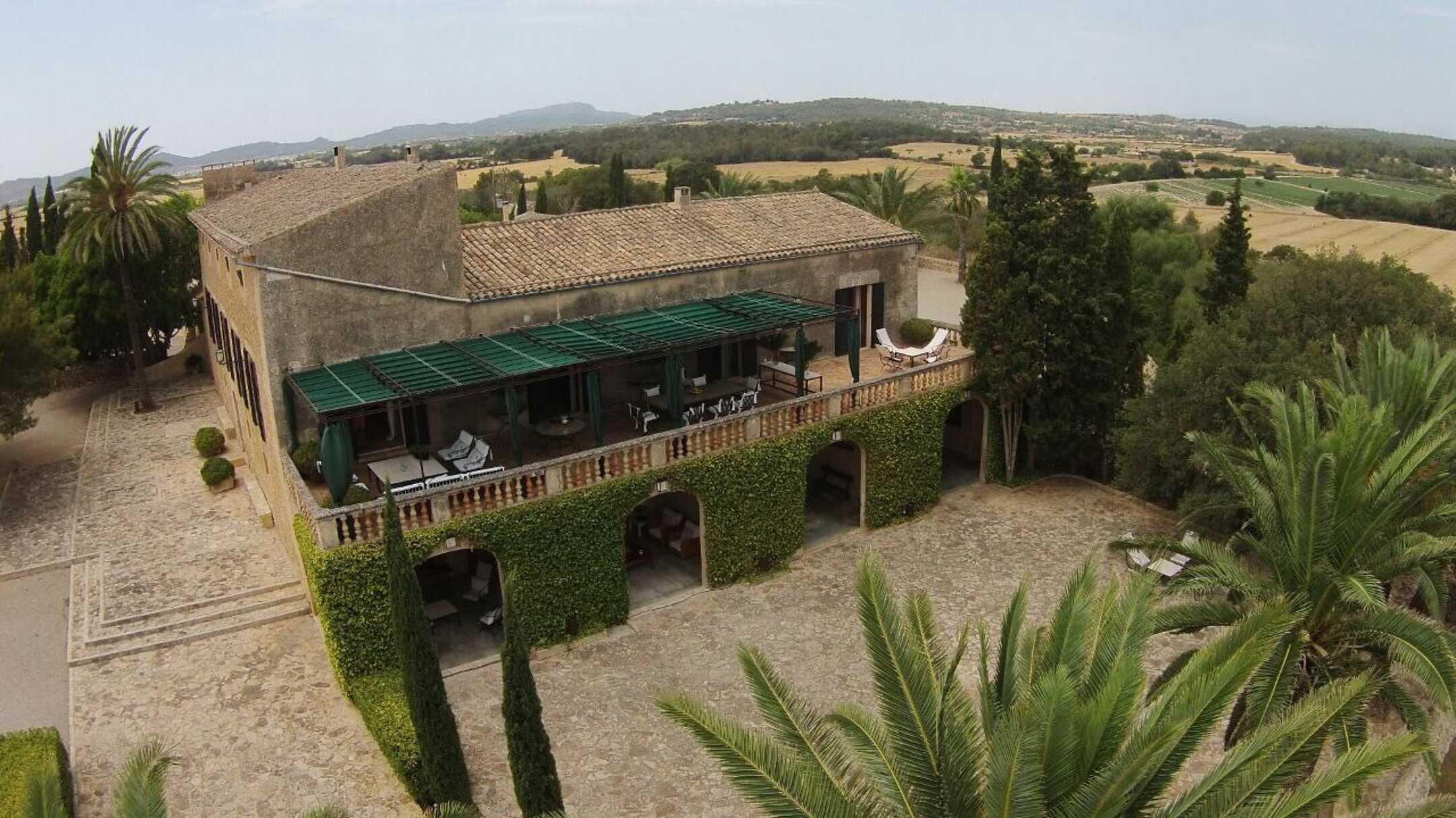 Villa Era