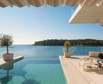 Villa Holly