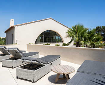 Villa Aries