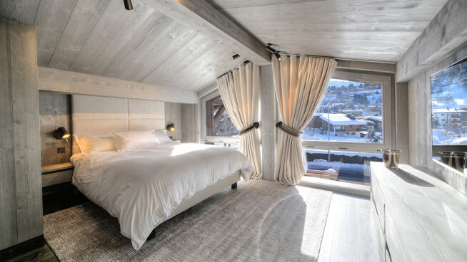Chalet Crystal