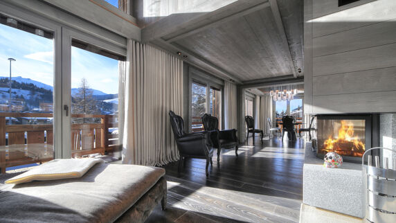 Chalet Crystal