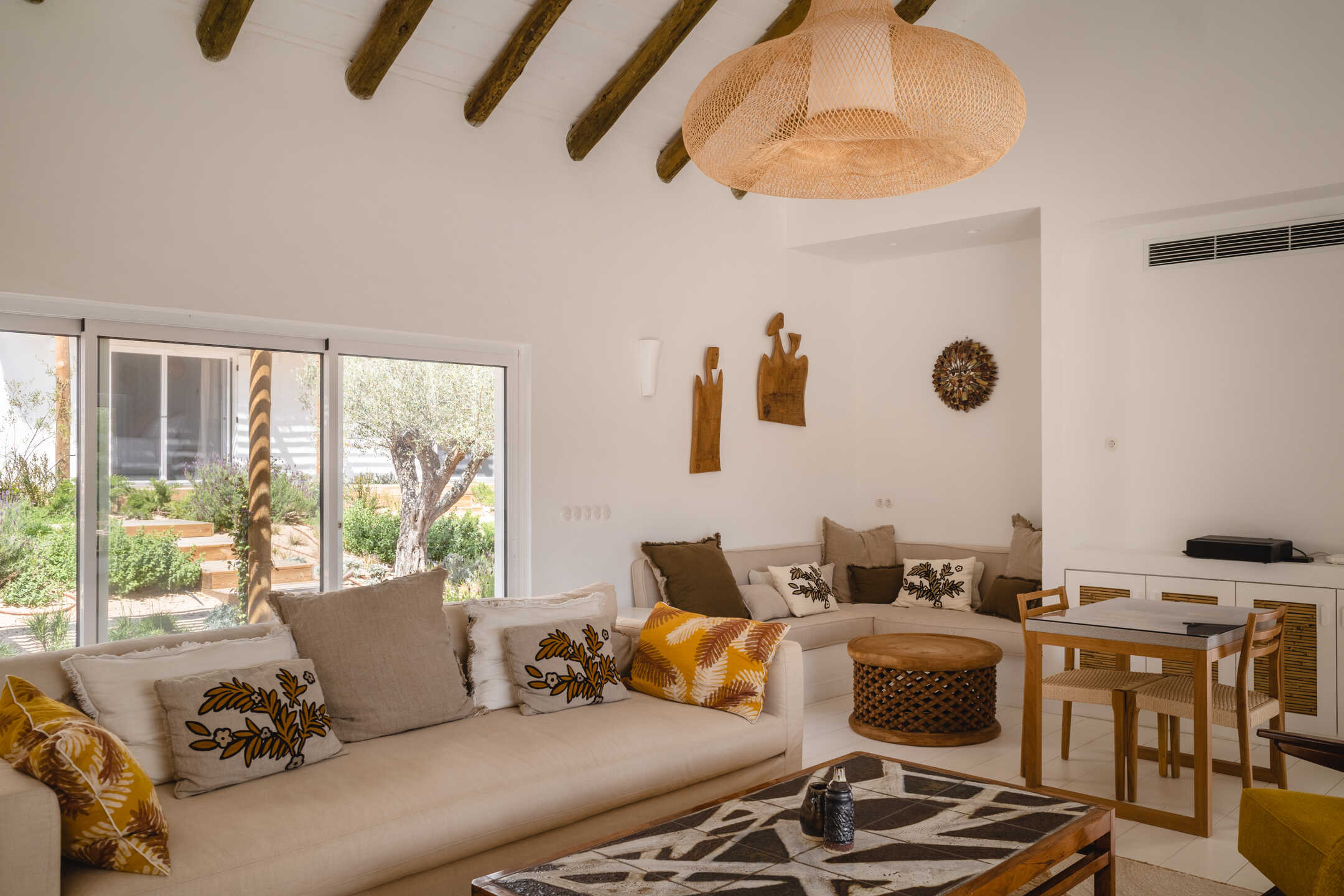 Casa Ayina