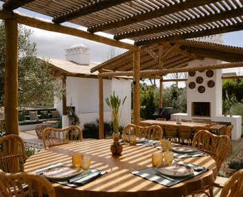 Casa Ayina