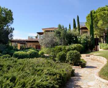 Kosta Estate
