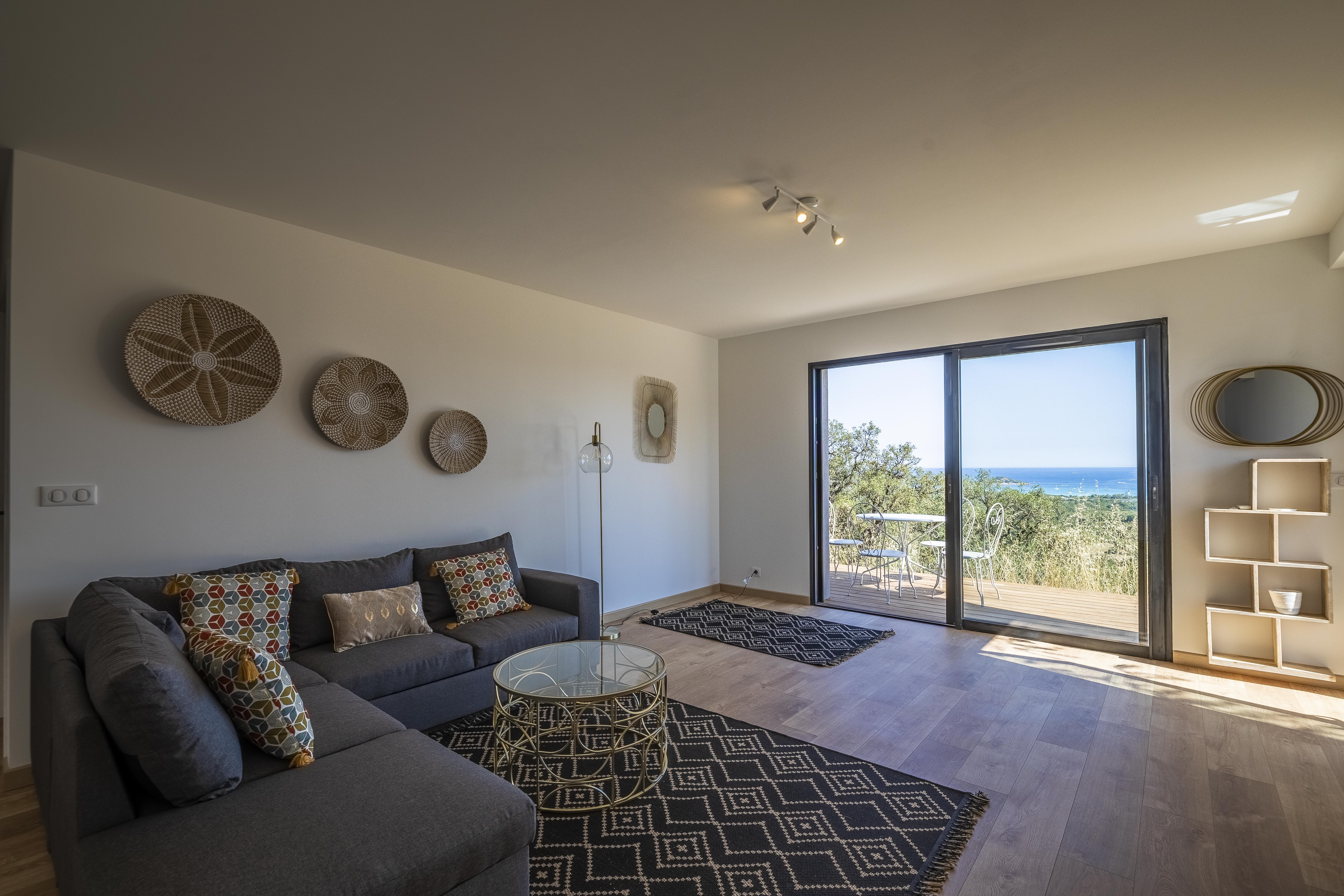 Chambre 7 - Dans la dépendance