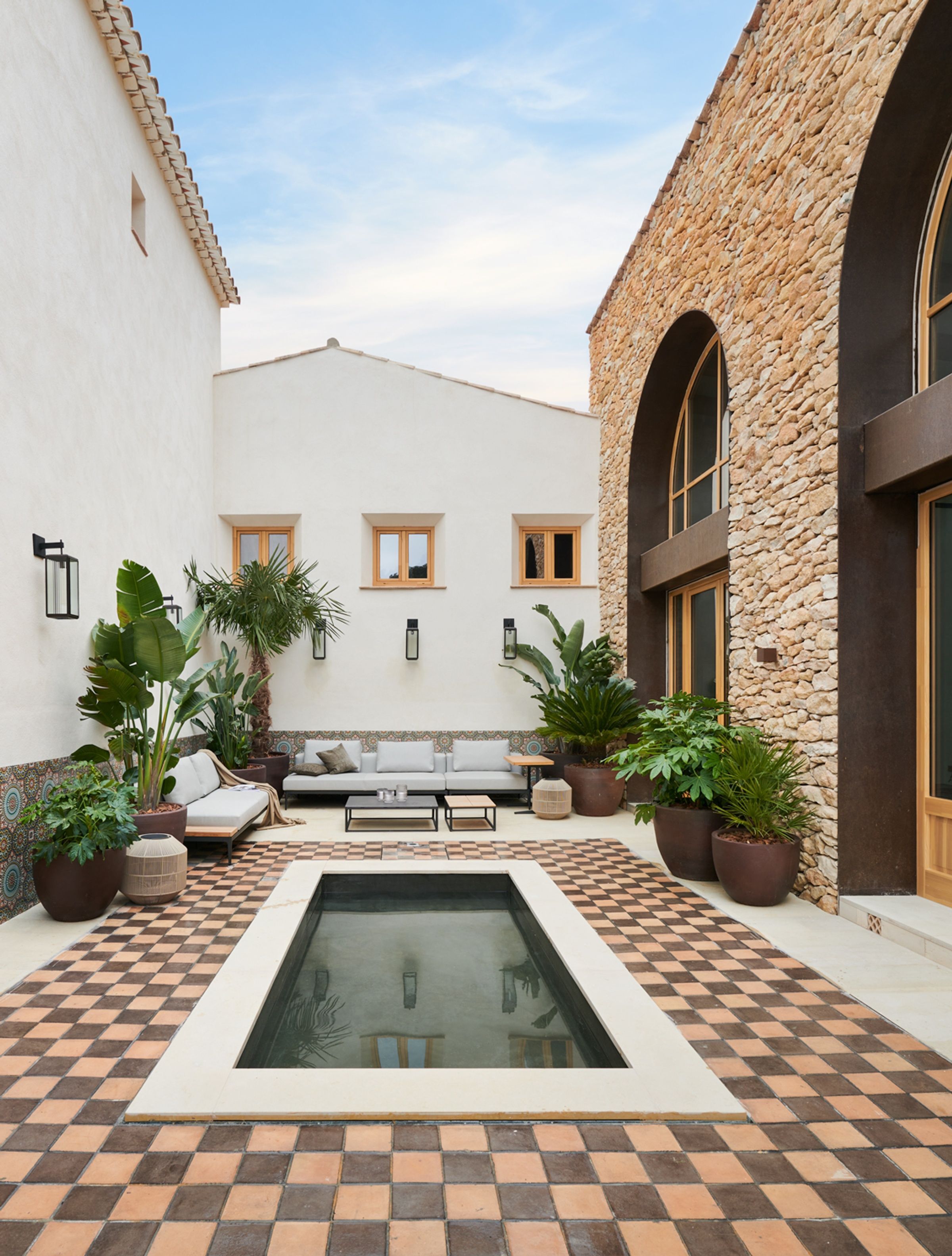 Barcelona luxury villas rentals