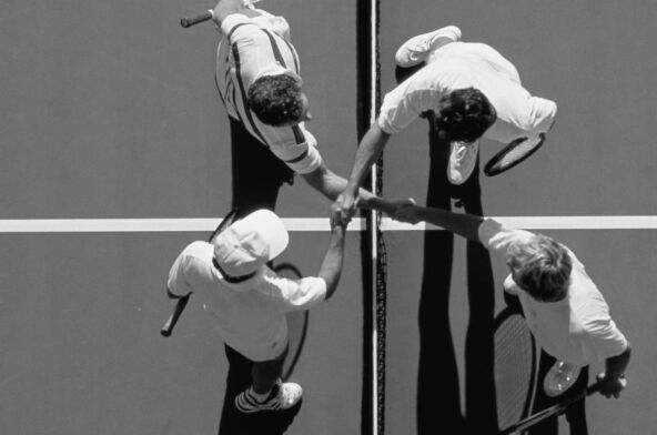 Un court de tennis