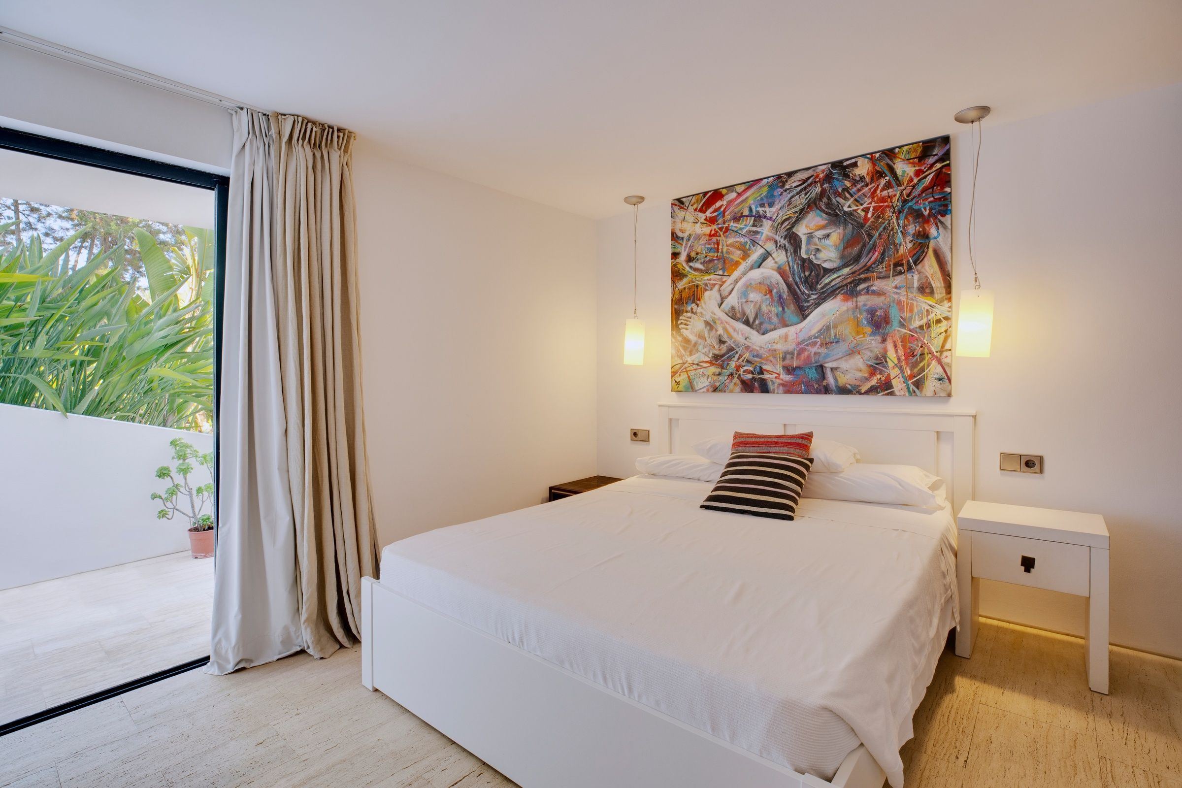 Bedroom 5 (guest room)