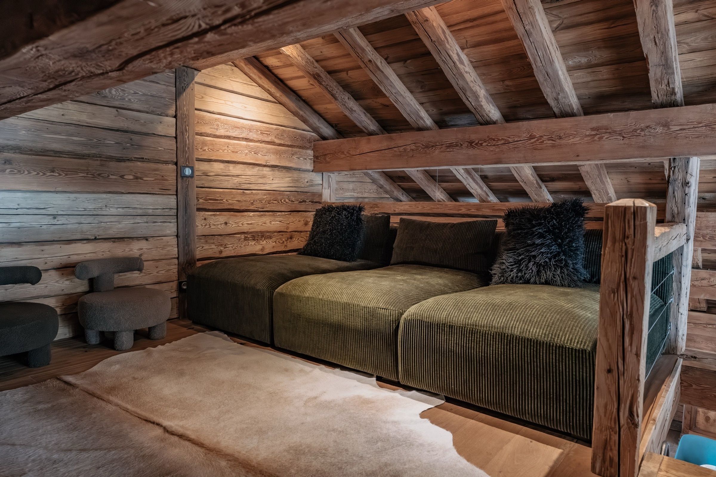 Chalet Face