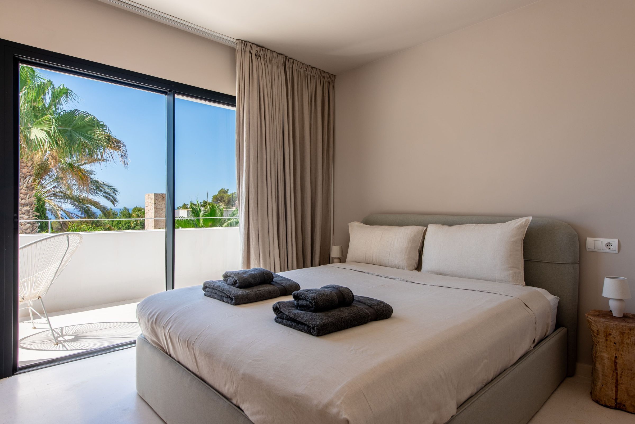 Bedroom 2 (main house on the first floor)