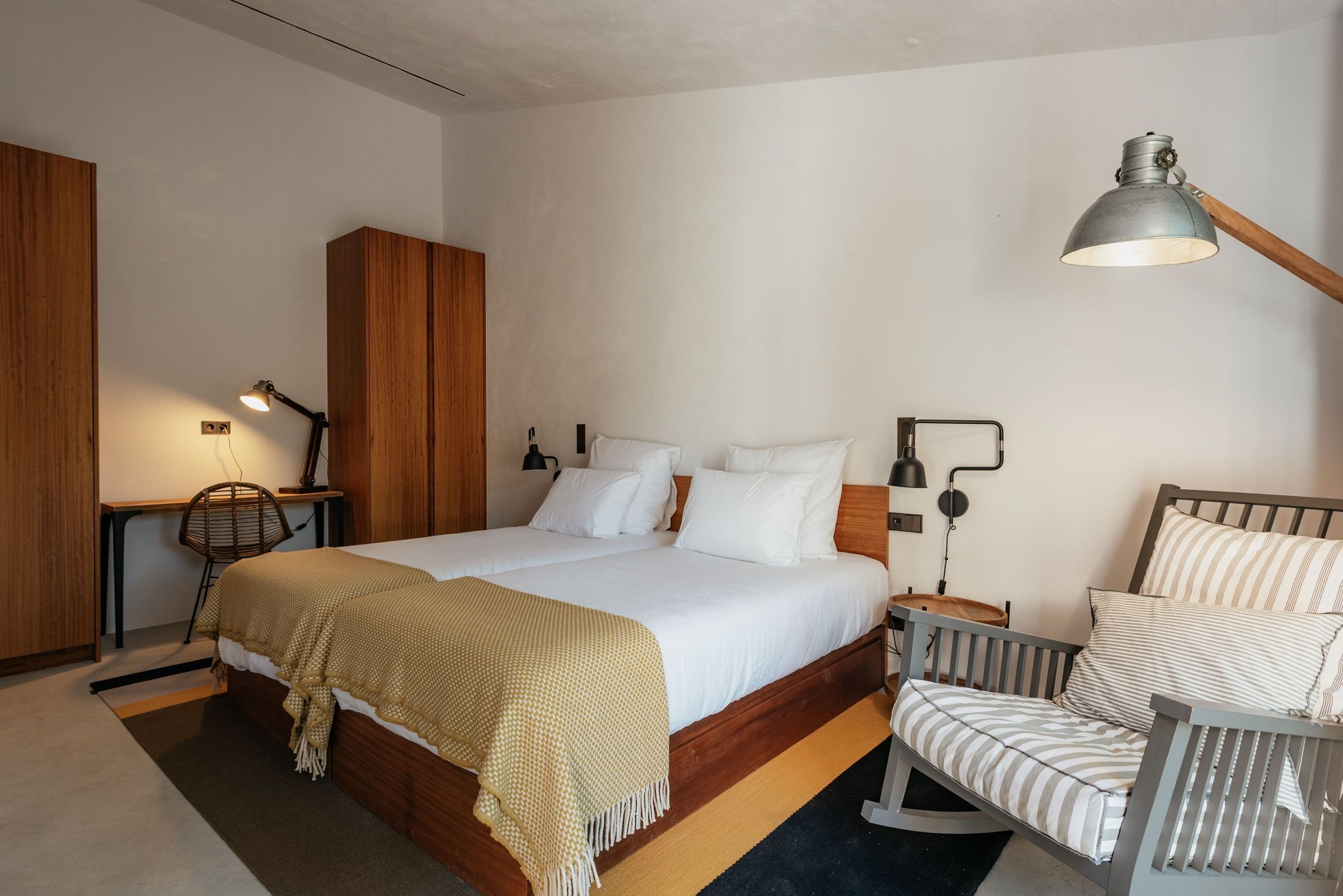 Bedroom 7 - Yellow Triple Room - Annex