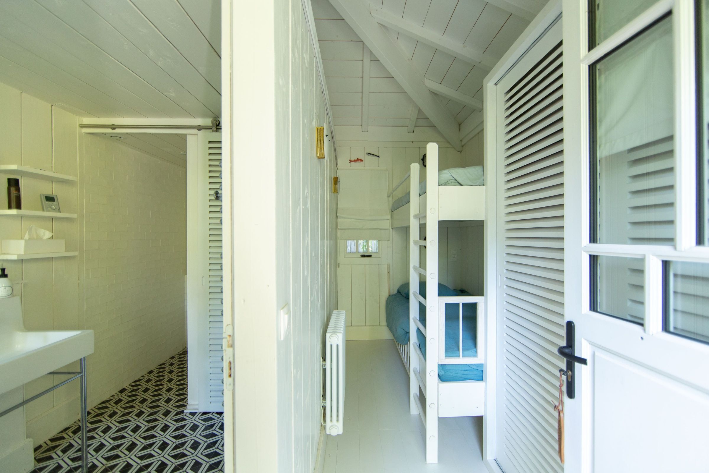 Chambre 6  (dépendance)