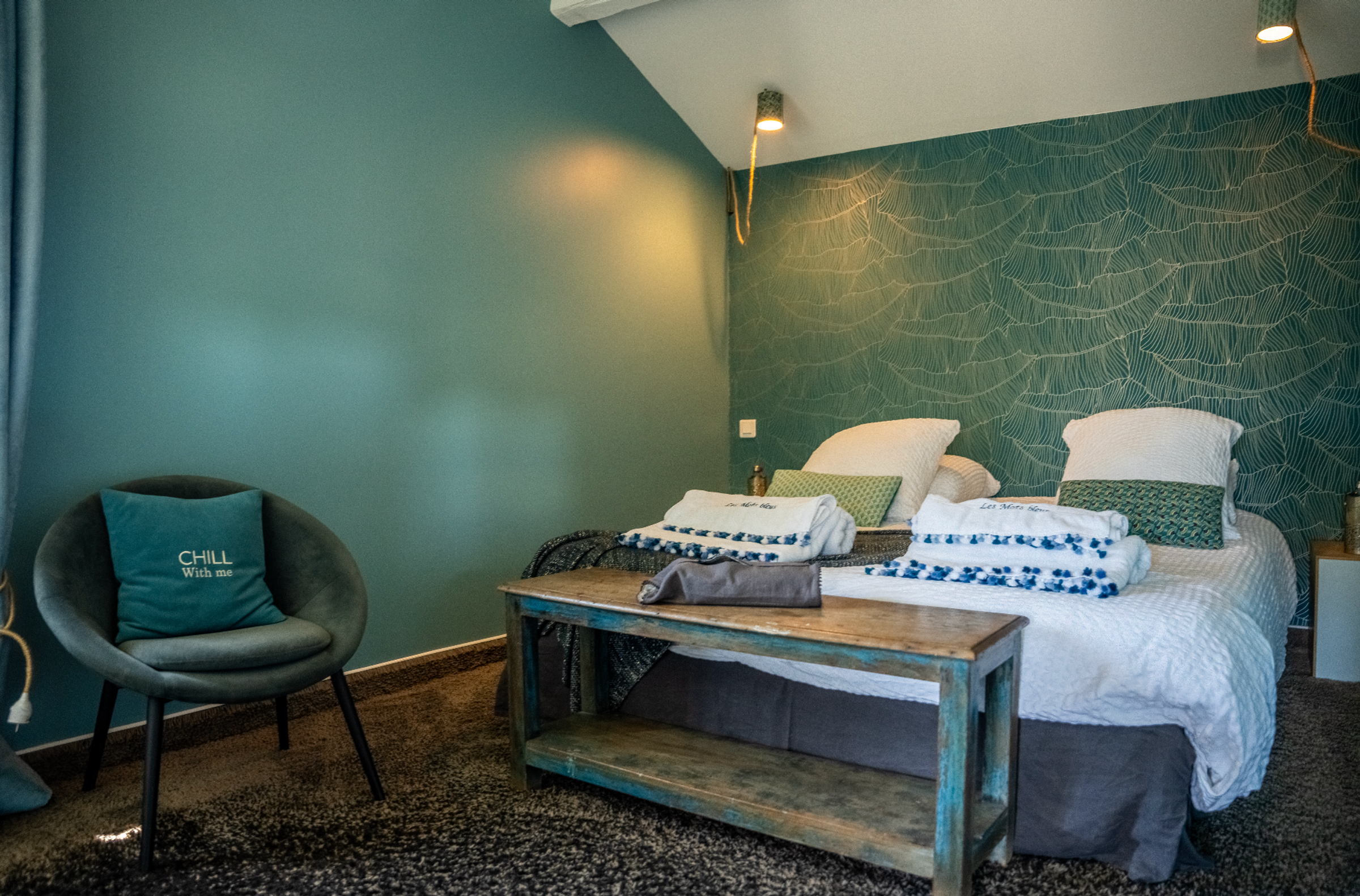 Bedroom 6 - Les Mots Bleus