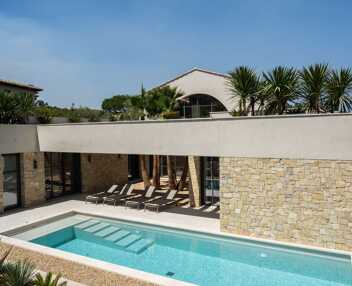 Villa Aries