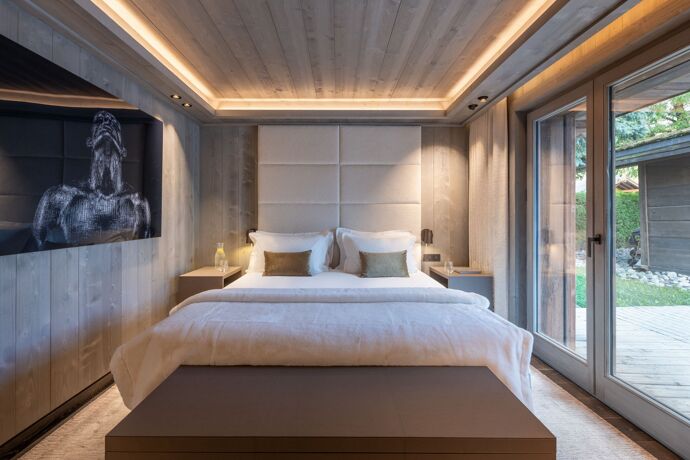 Chalet Crystal
