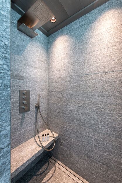Chalet Crystal