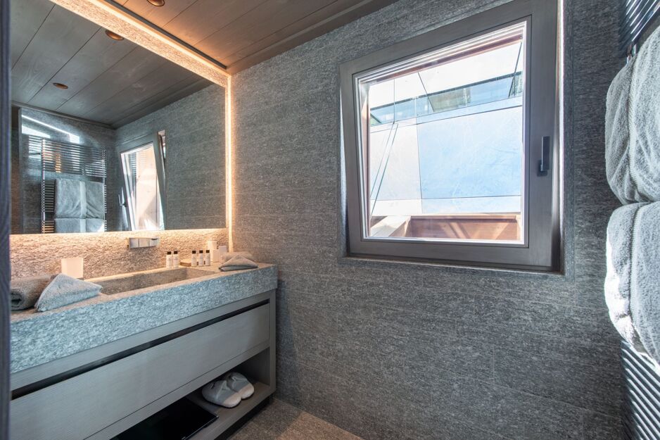 Chalet Crystal