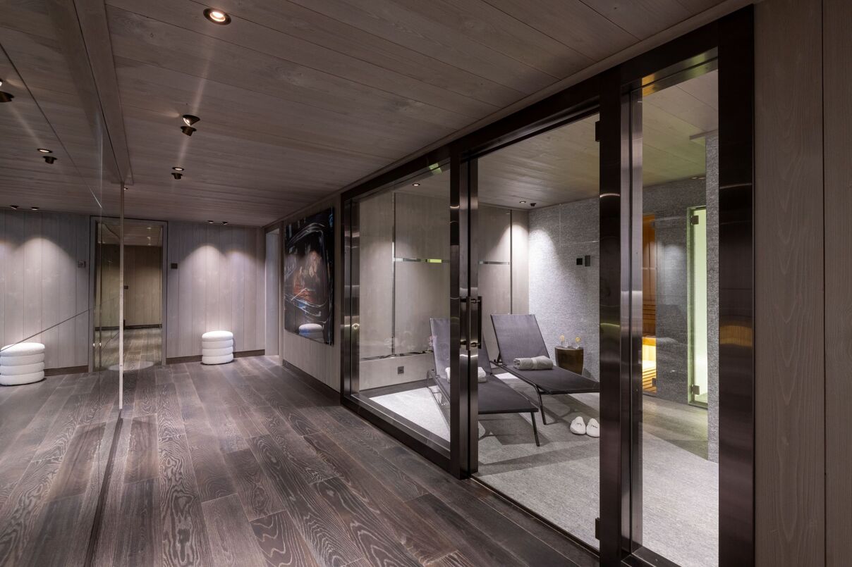Chalet Crystal
