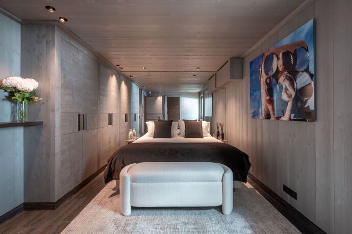 Chalet Crystal
