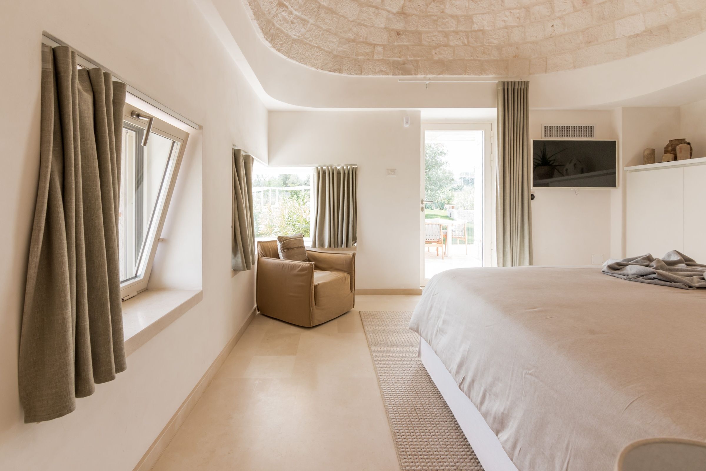 Bedroom 4 - Outbuilding