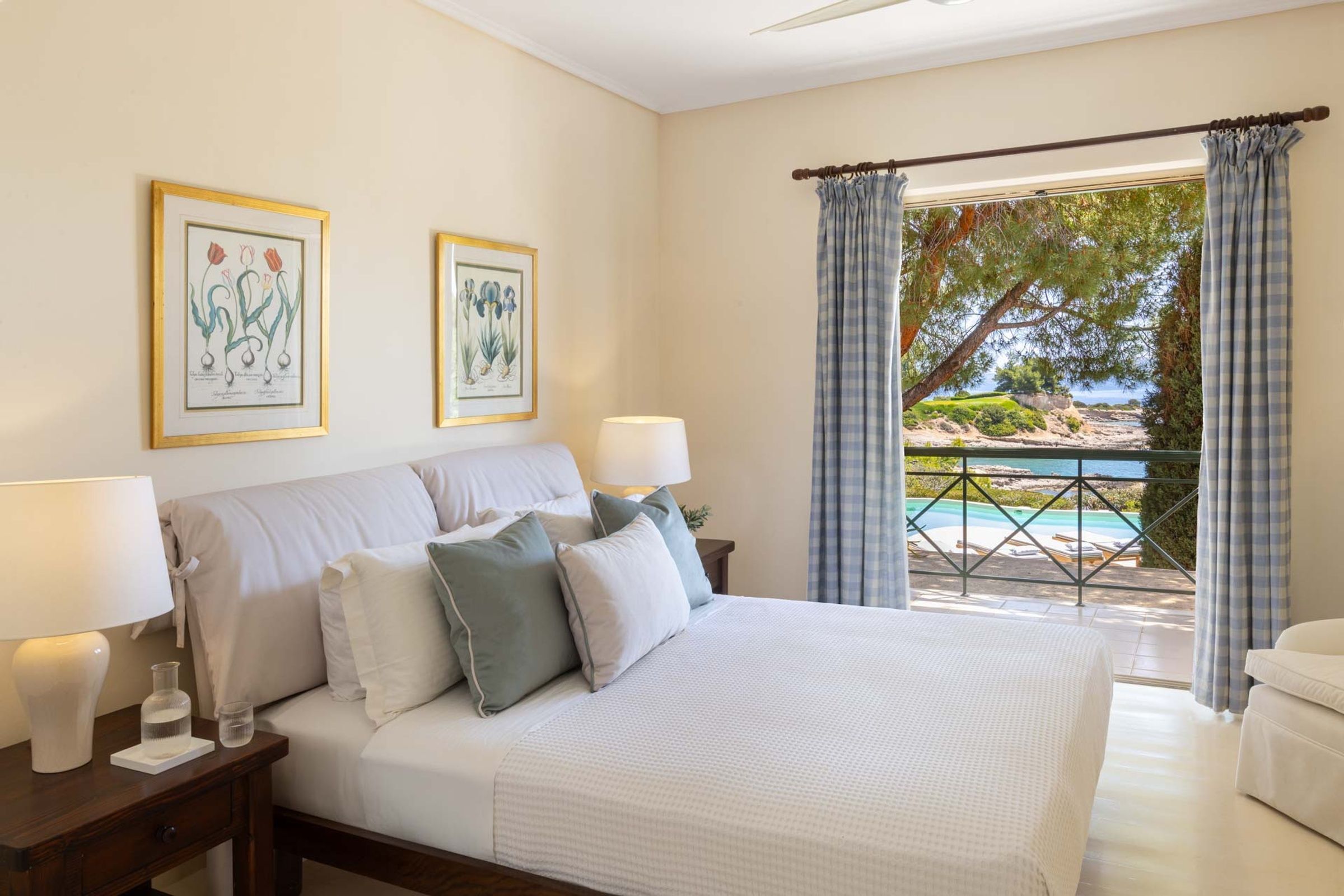 Adjacent residence 1 - Bedroom 1