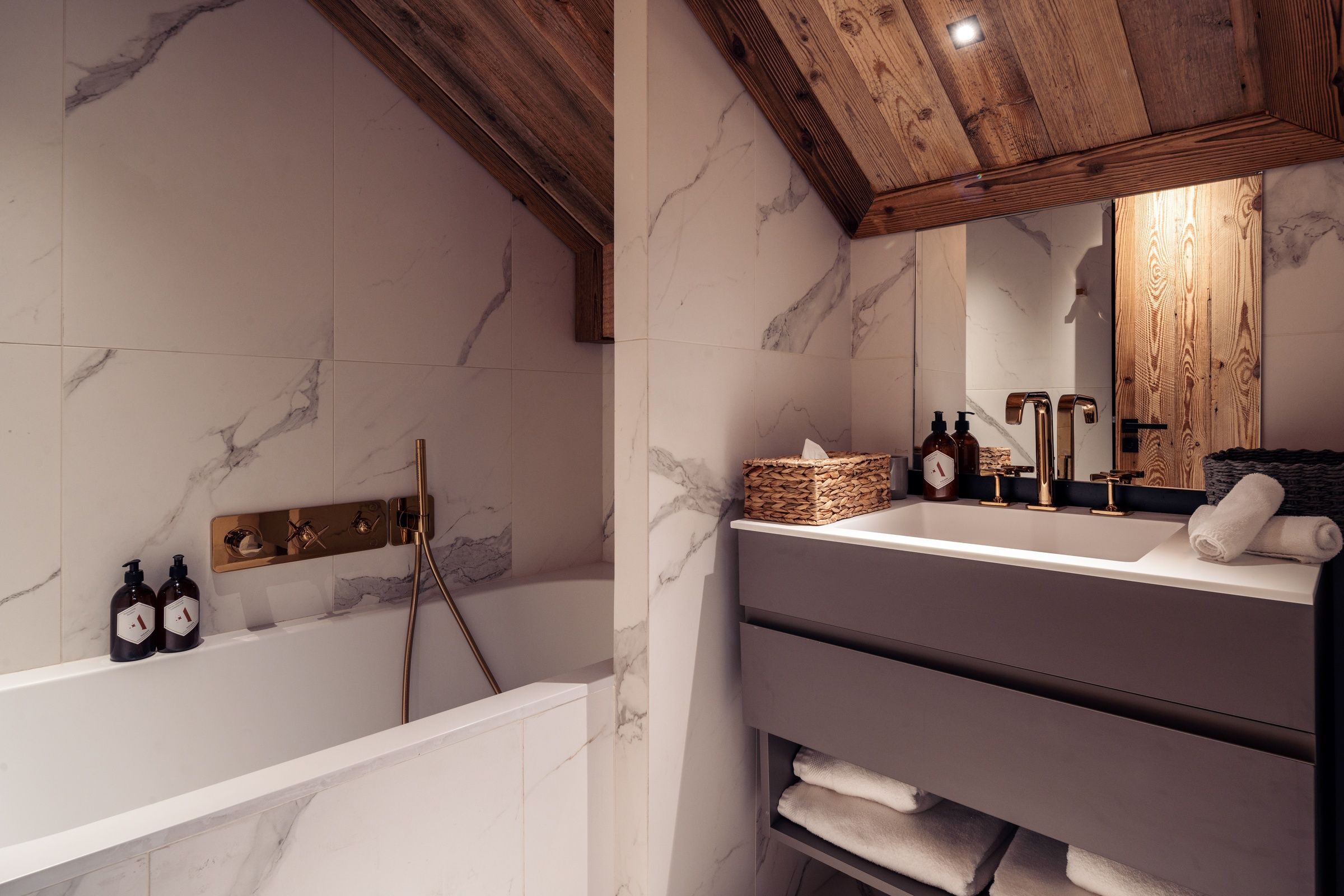 Cabin next to bedroom 2