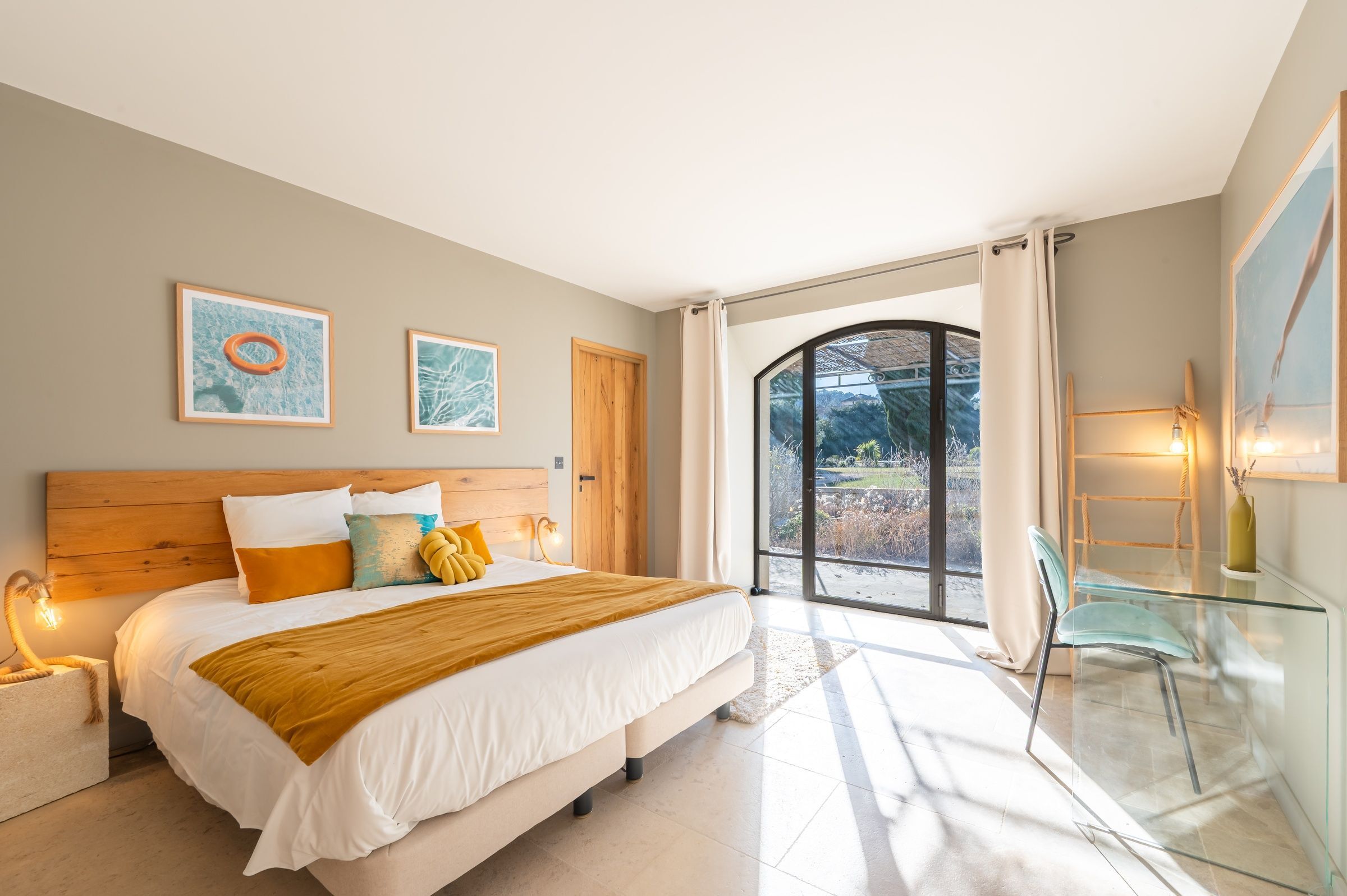 Bedroom 1 (piscine) - Ground Floor