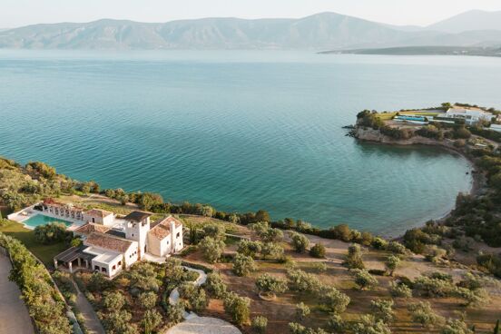 Villa Dwell