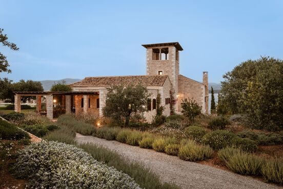 Villa Dwell