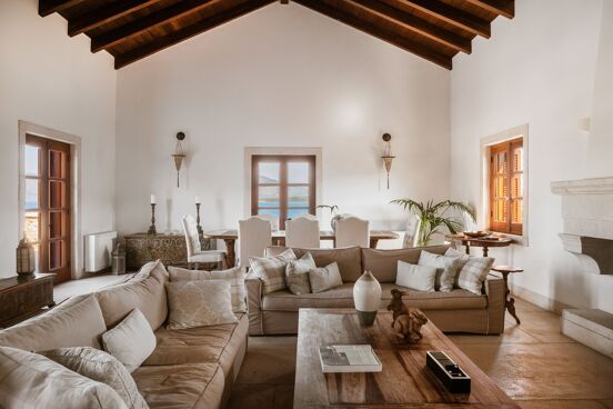 Villa Dwell