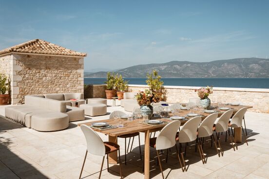 Villa Dwell