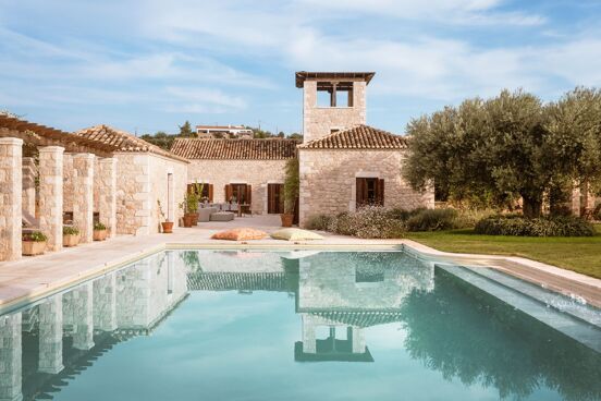 Villa Dwell