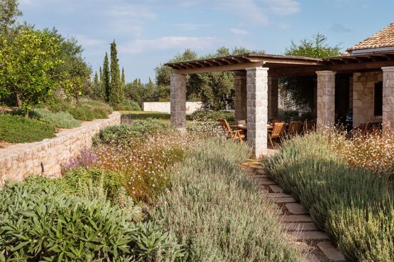 Villa Dwell