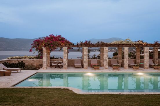 Villa Dwell