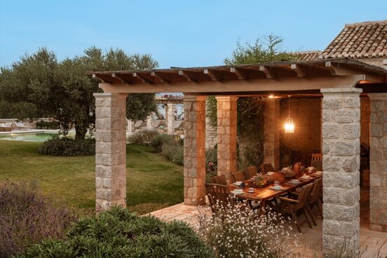 Villa Dwell