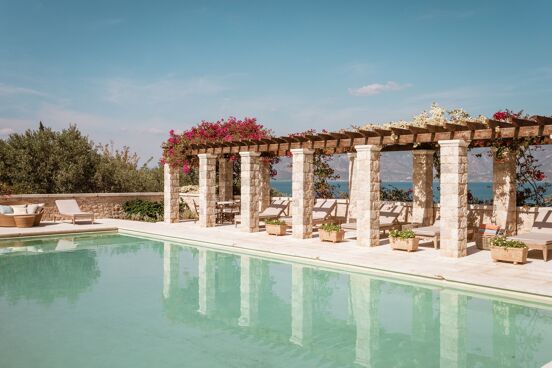 Villa Dwell