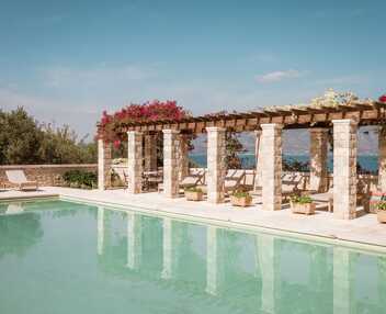 Villa Dwell