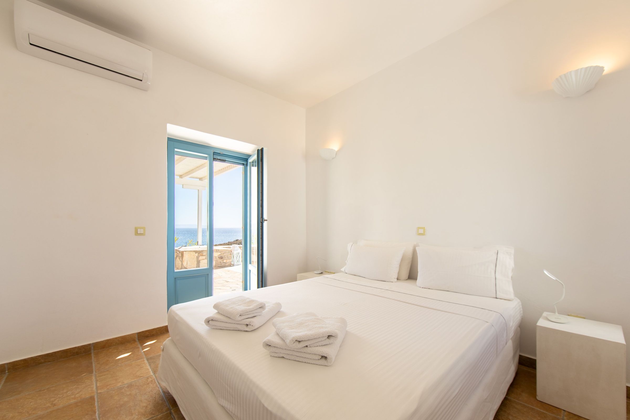 Main house - Bedroom 1