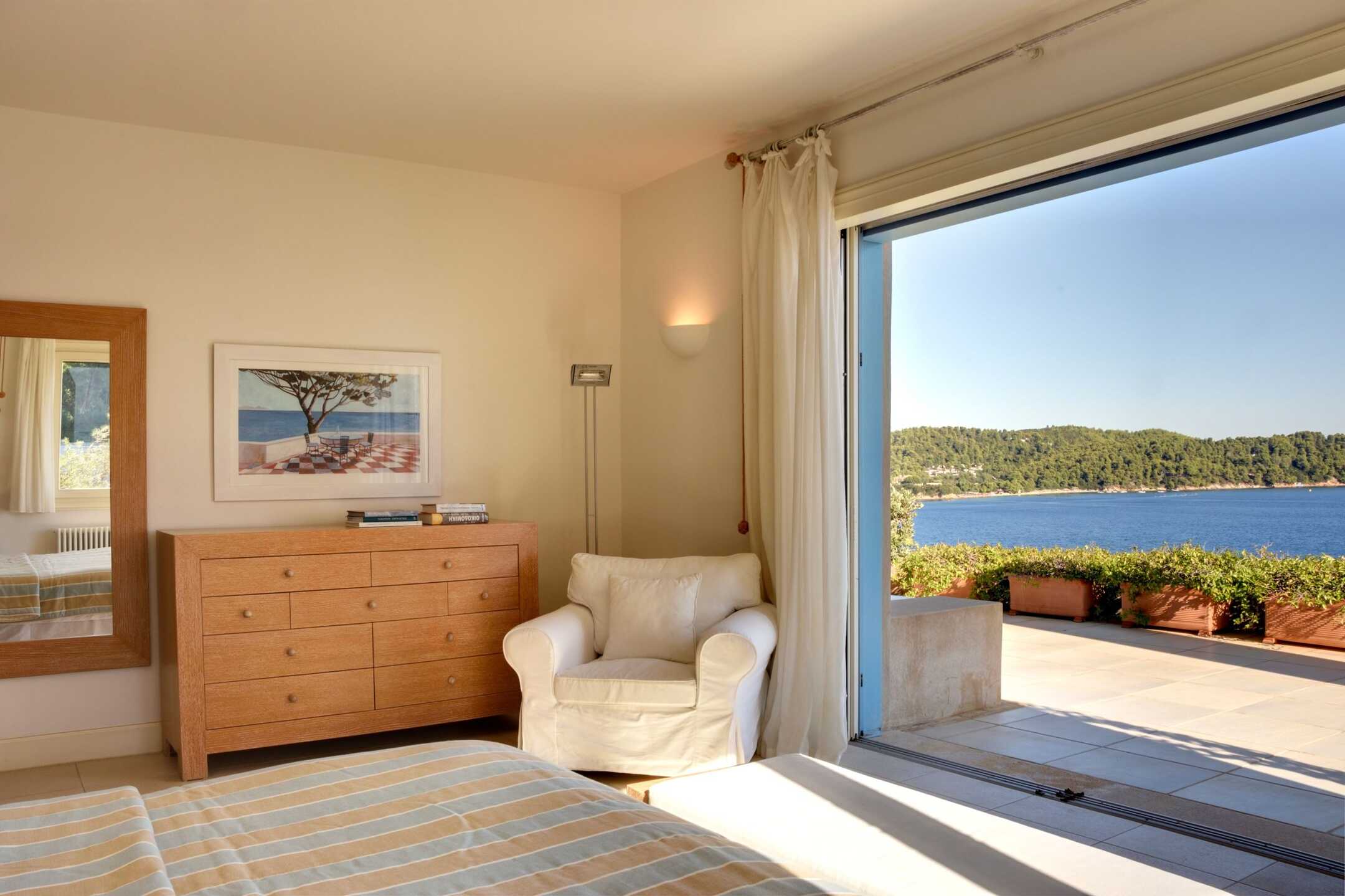 Villa Mercury I