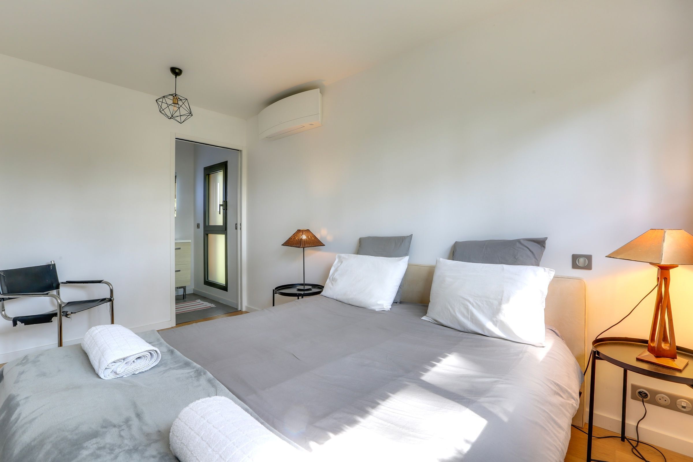 Bedroom for adults 2